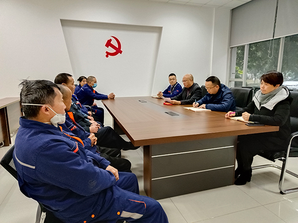 集團(tuán)召開“春節(jié)送溫暖 慰問(wèn)困難職工”座談會(huì)